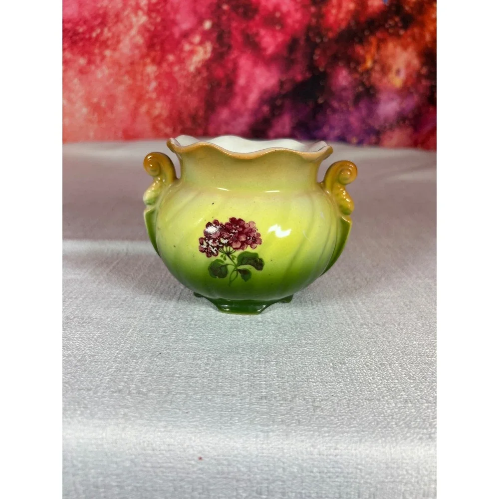 Beautiful Antique  1890s Austrian Porcelain Hand-Painted Tulip Small Jardinière
